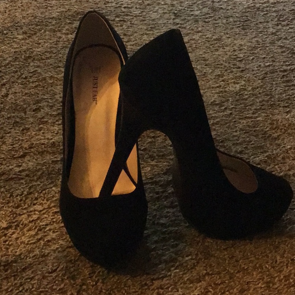 NEW Black Velvet 6” heels